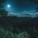 luna piena in montagna
