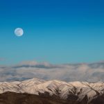 luna-di-dicembre-sopra-le-montagne