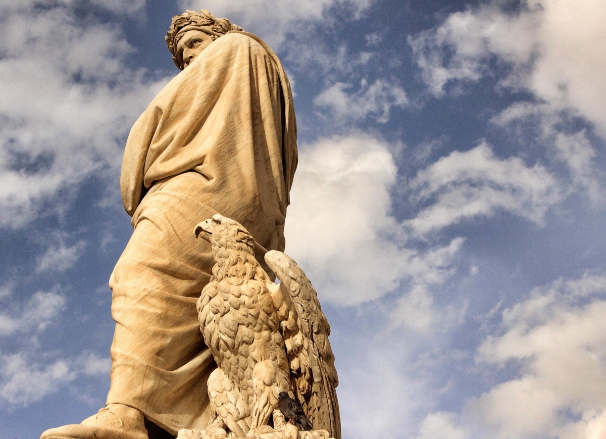 Statua di Dante con aquila