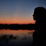 Donna al crepuscolo, come Inanna prima della discesa negli Inferi