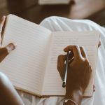 donna che scrive