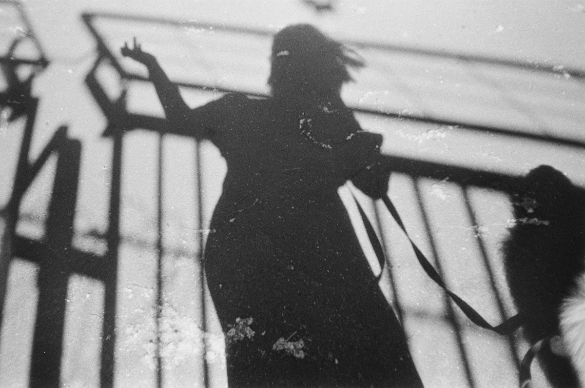 ombra di una donna
